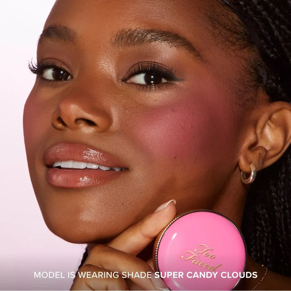 2F ‘Super Candy Clouds’ Cloud Crush Blurring Powder Blush